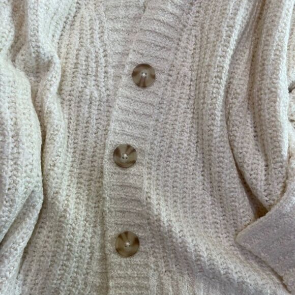 American Eagle Cardigan - Picture 2 of 3